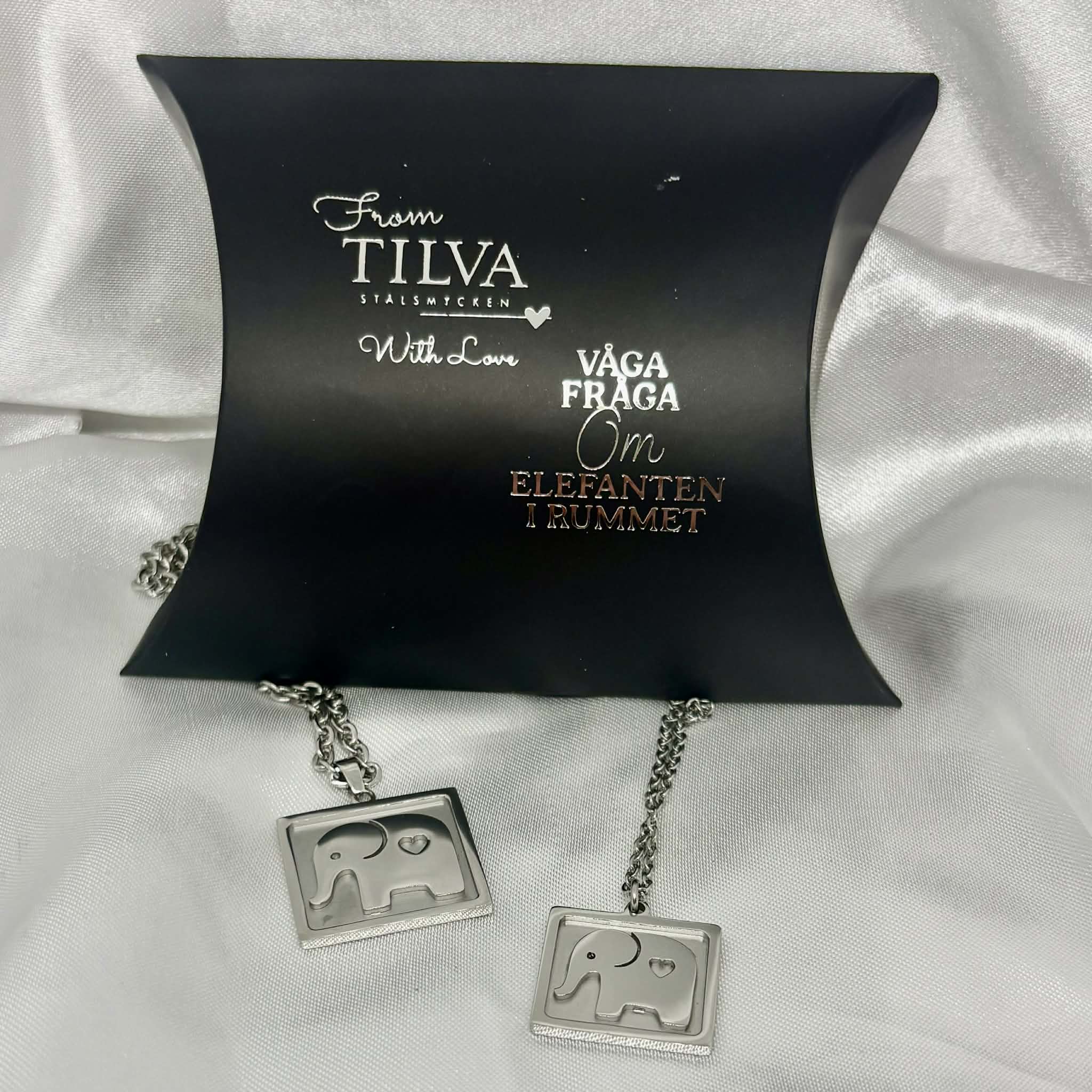 Våga fråga om elefanten i Rummet- Elefant med platta- Halsband