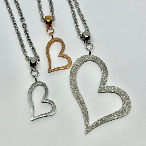 Långt Hjärta L- Halsband