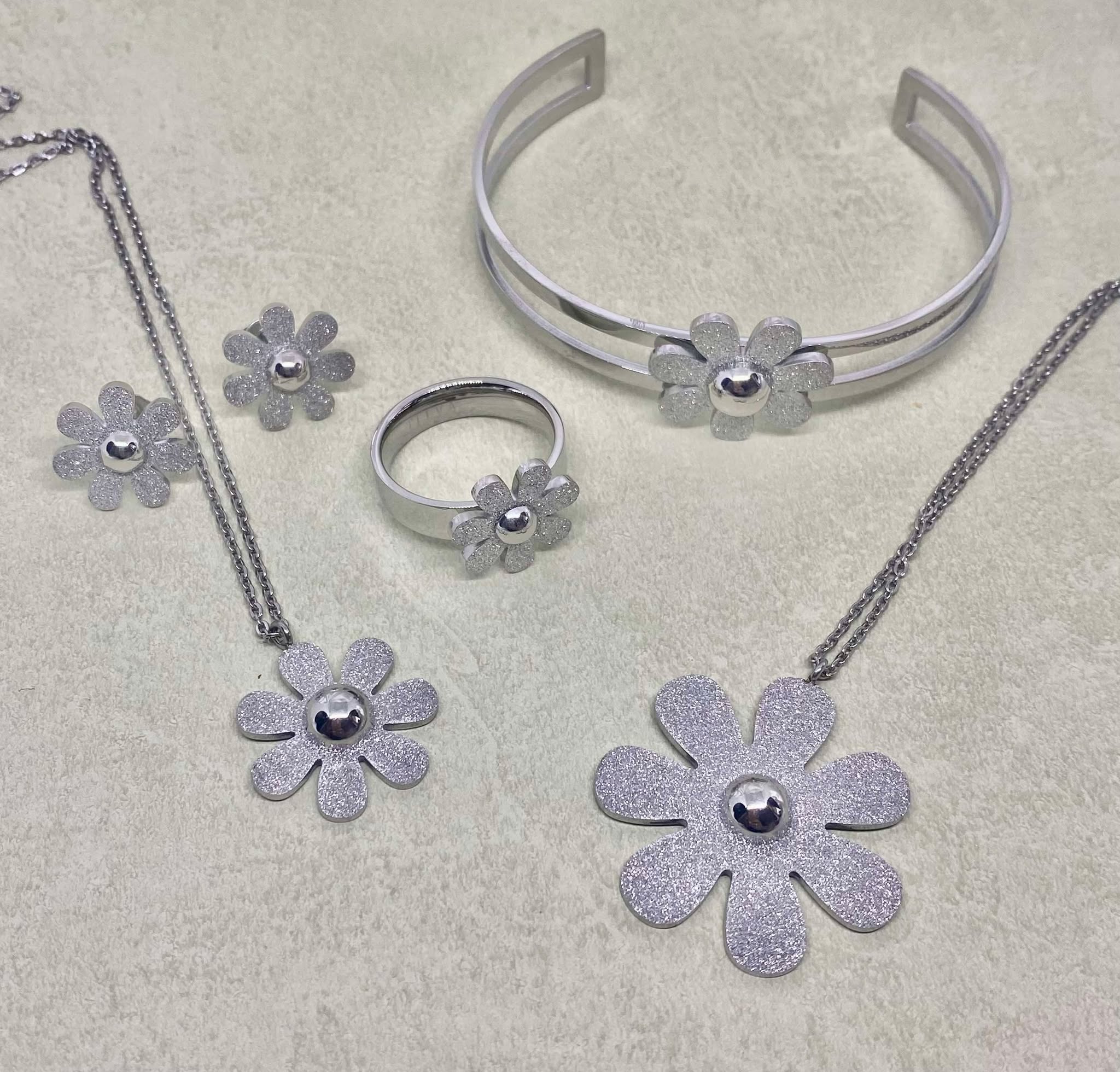 Spring Flower - Necklace