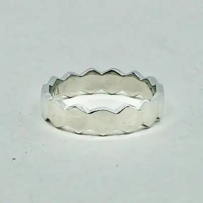 Queen Steel- Ring Tilva