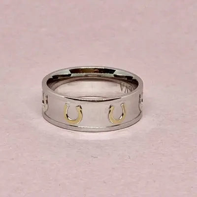 Horse Shoe - Ring Tilva